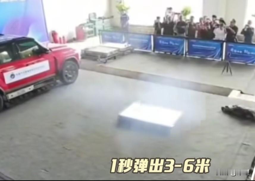 新能源电车，电池弹出技术竟然还获专利了。在电车电池热失控时，快速将电池弹