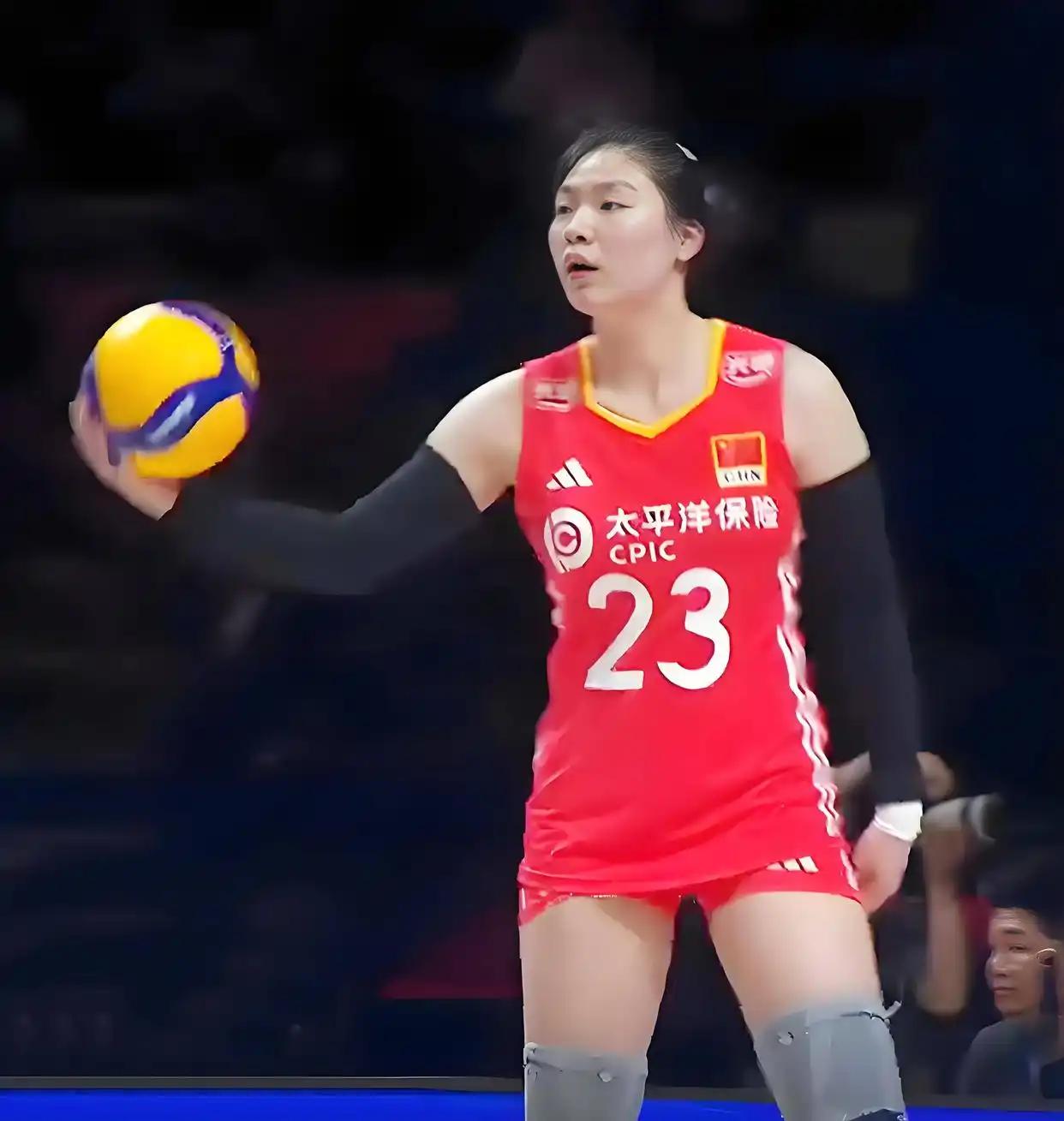 中国女排在二传使用问题上，我觉得习惯性思维应该改变一下，这样或许会带来意想不到的