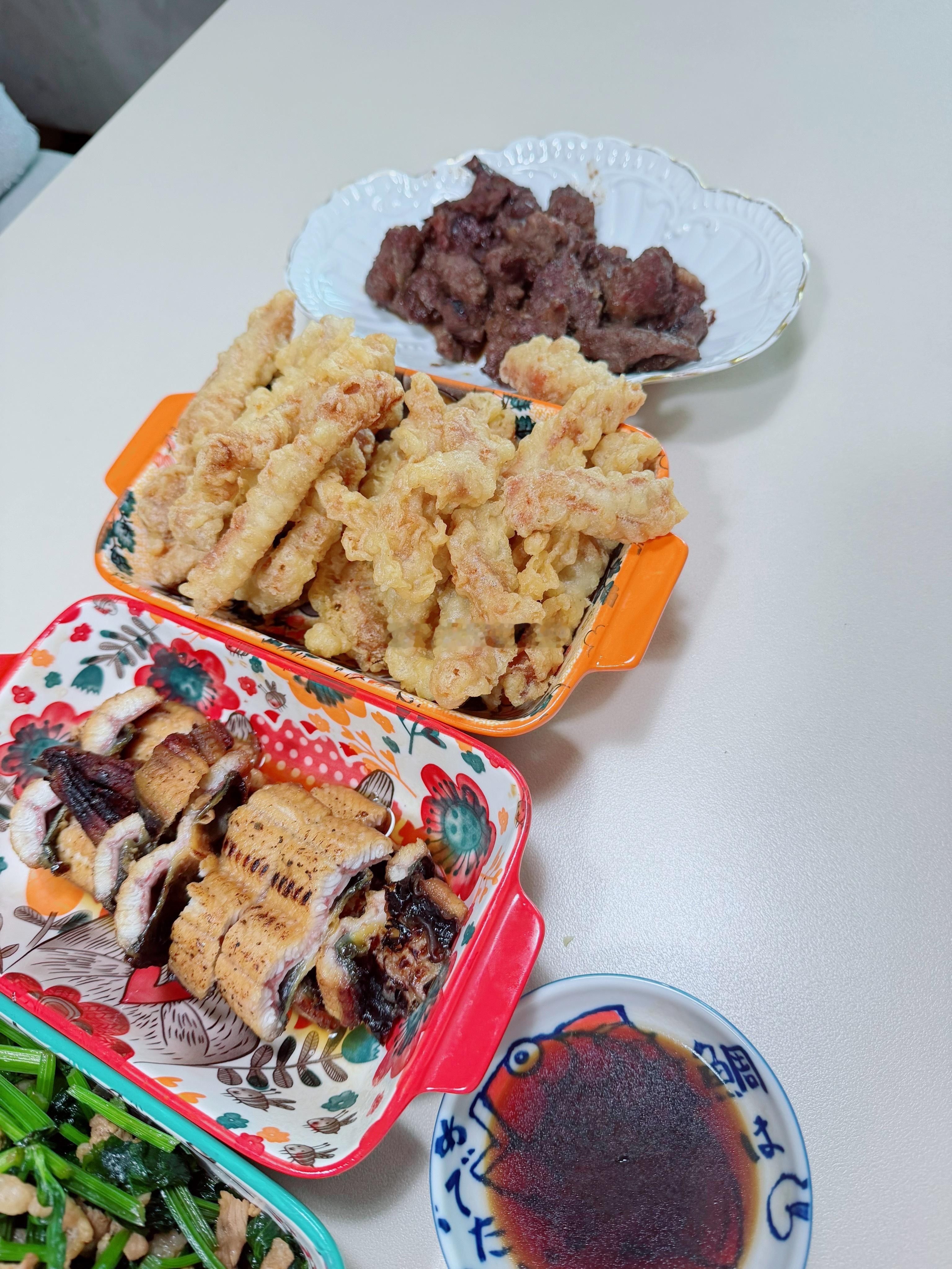 刚进门，太后摆出来一堆菜跟我说“今天晚上做这些！”很好，她终于把在国内的习惯也带