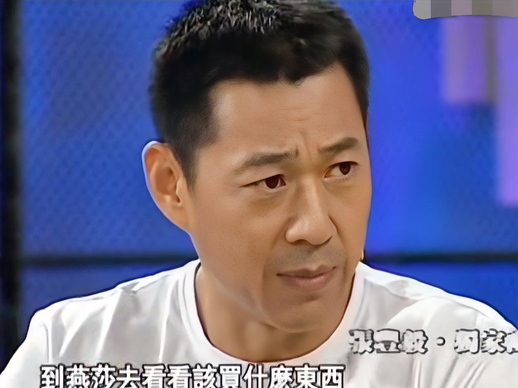 北京演艺圈有个传说：张丰毅单身那几年，工资卡、片酬、存折，全在石兆琪手里。没合同