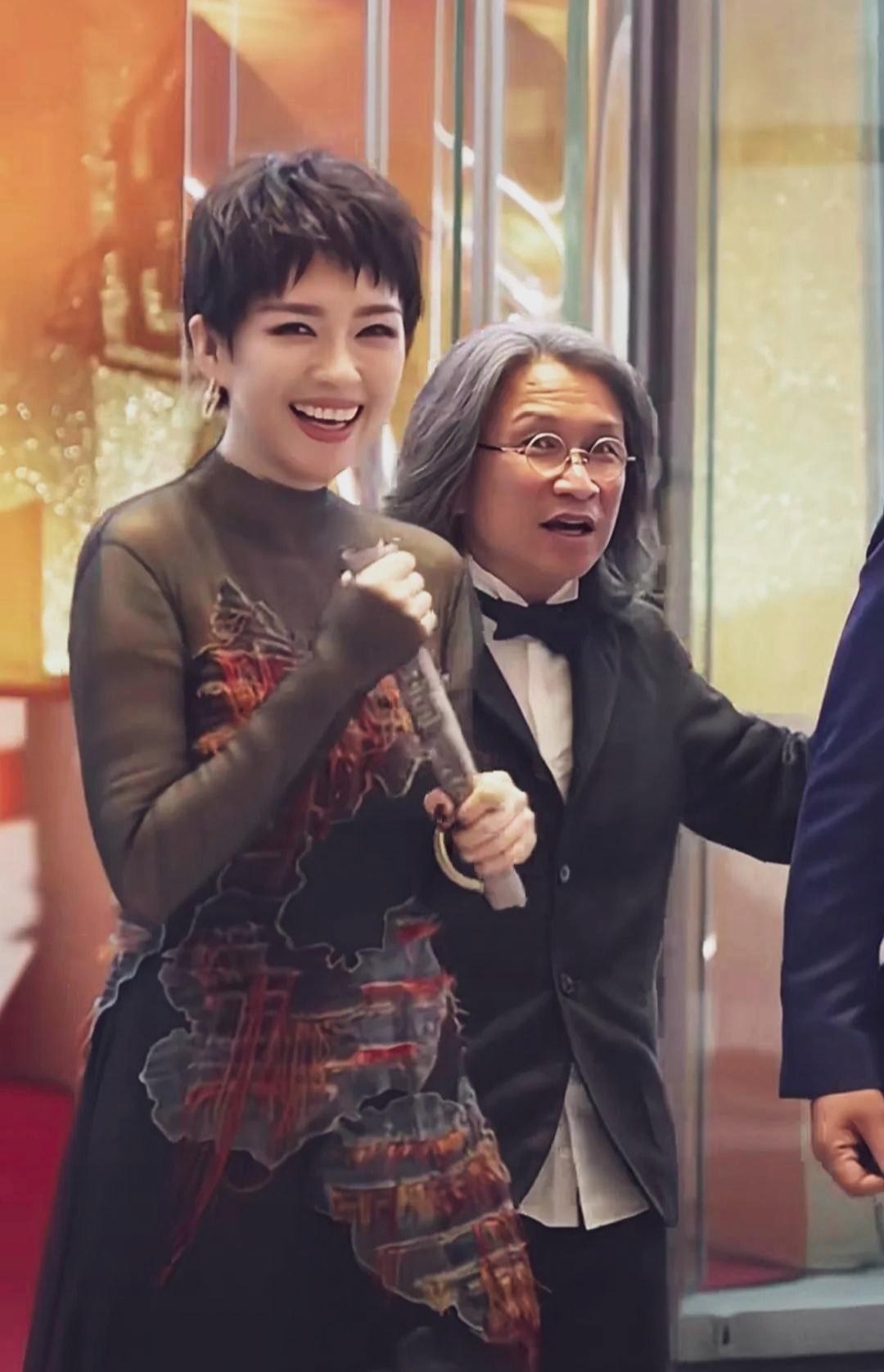 长的美就是不一样，什么发型都能驾驭。短发章子怡更显年轻！