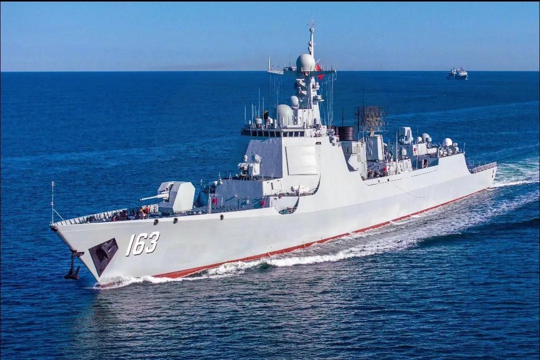 说真的，别总觉得拦个美国军火船天就要塌了，中美根本打不起来。咱