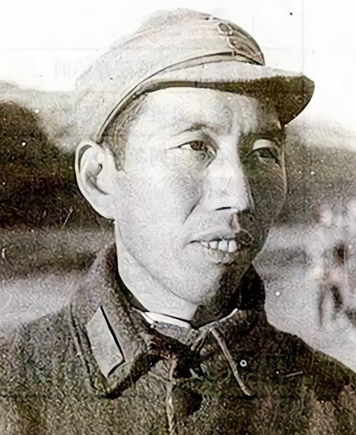 1950年，周总理打电话让王震进京，王震怕惹了外交麻烦，毛主席笑着说道：“王胡子
