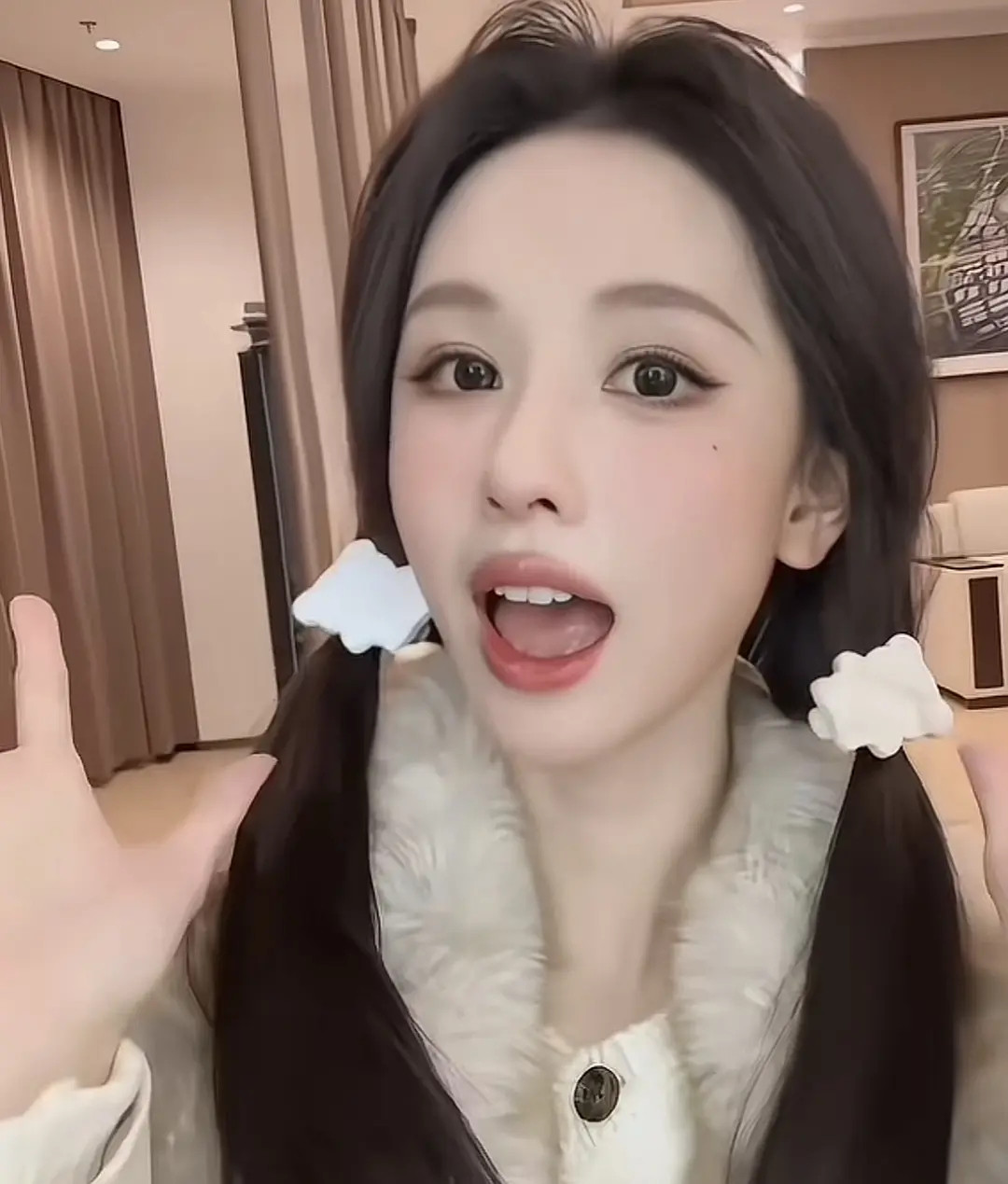 陈都灵开始走白幼瘦的风格了？这么p
