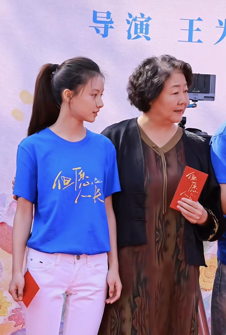拒绝于正的南阳七七真的选对了自己的路线，现在公司打造的学生模样十分招人喜欢。在