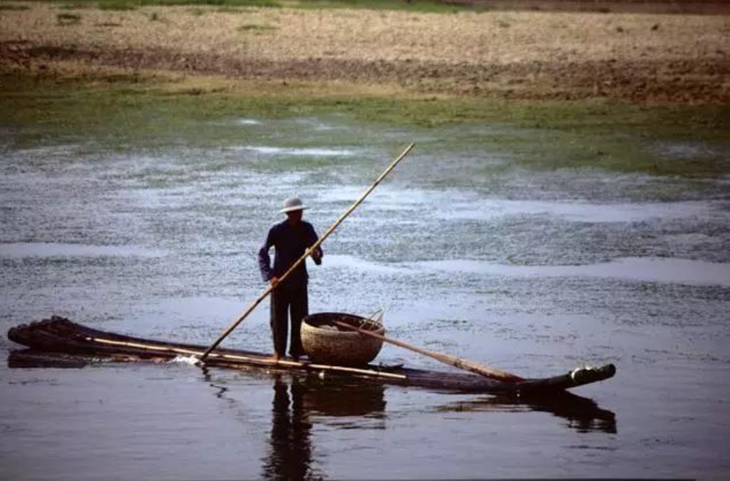 1985年，一个外国人去桂林旅游，发现一个游客都没有