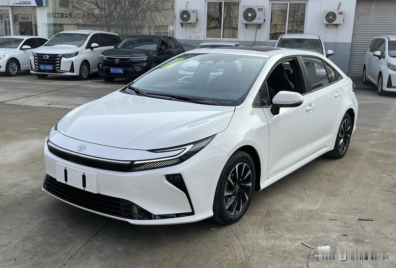 2026款卡罗拉今天已经上市了，26款卡罗拉有1.2T.1.8L.2.0L三个版