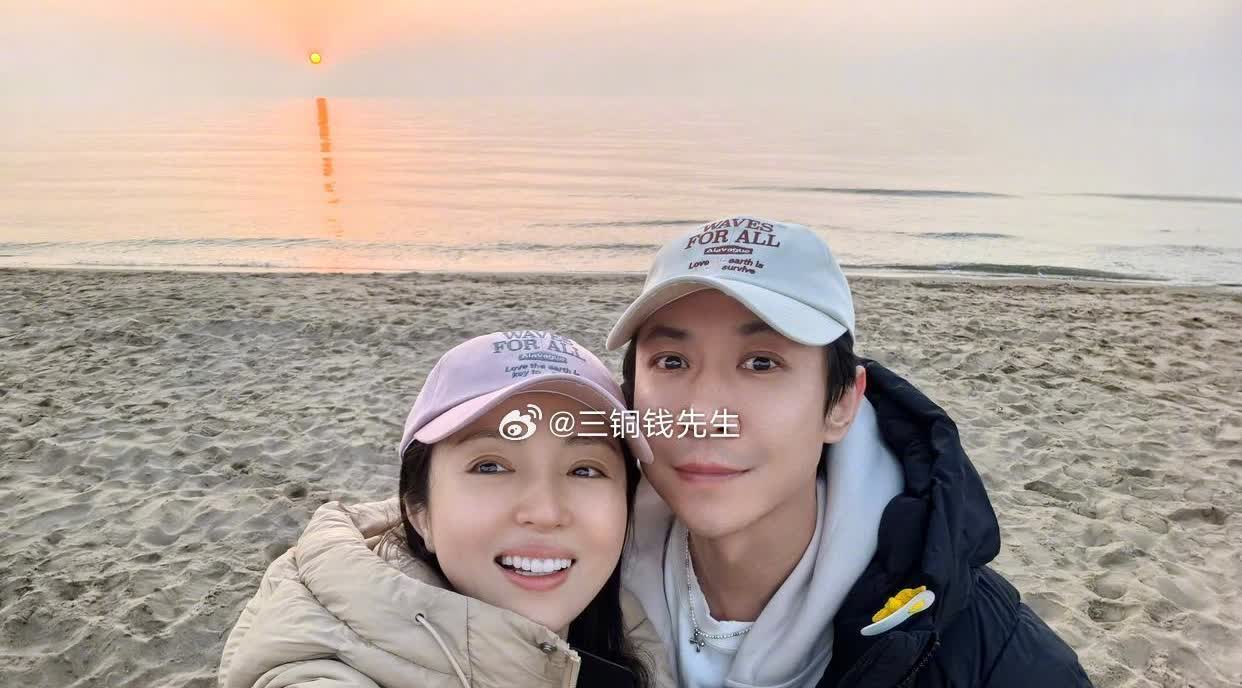 董璇的命格是标准的伤官女，大部分命格的伤官女，对婚姻的设定二个关键点，第一，只能