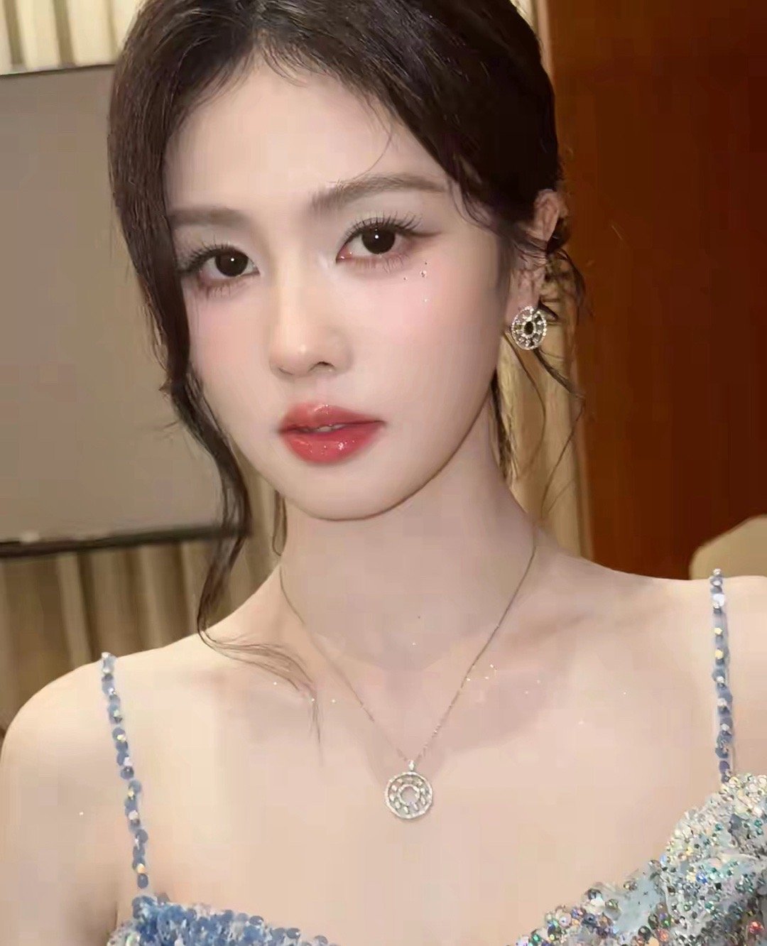 你们发现没？白鹿有个很大的问题，不是她不美，也不是她演技不行或者人品不行，她最大