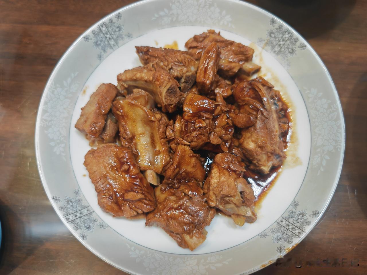 晚餐分享～昨天到中午了还在和儿子商量晚饭吃什么？主要是不知道孙子吃啥荤菜。