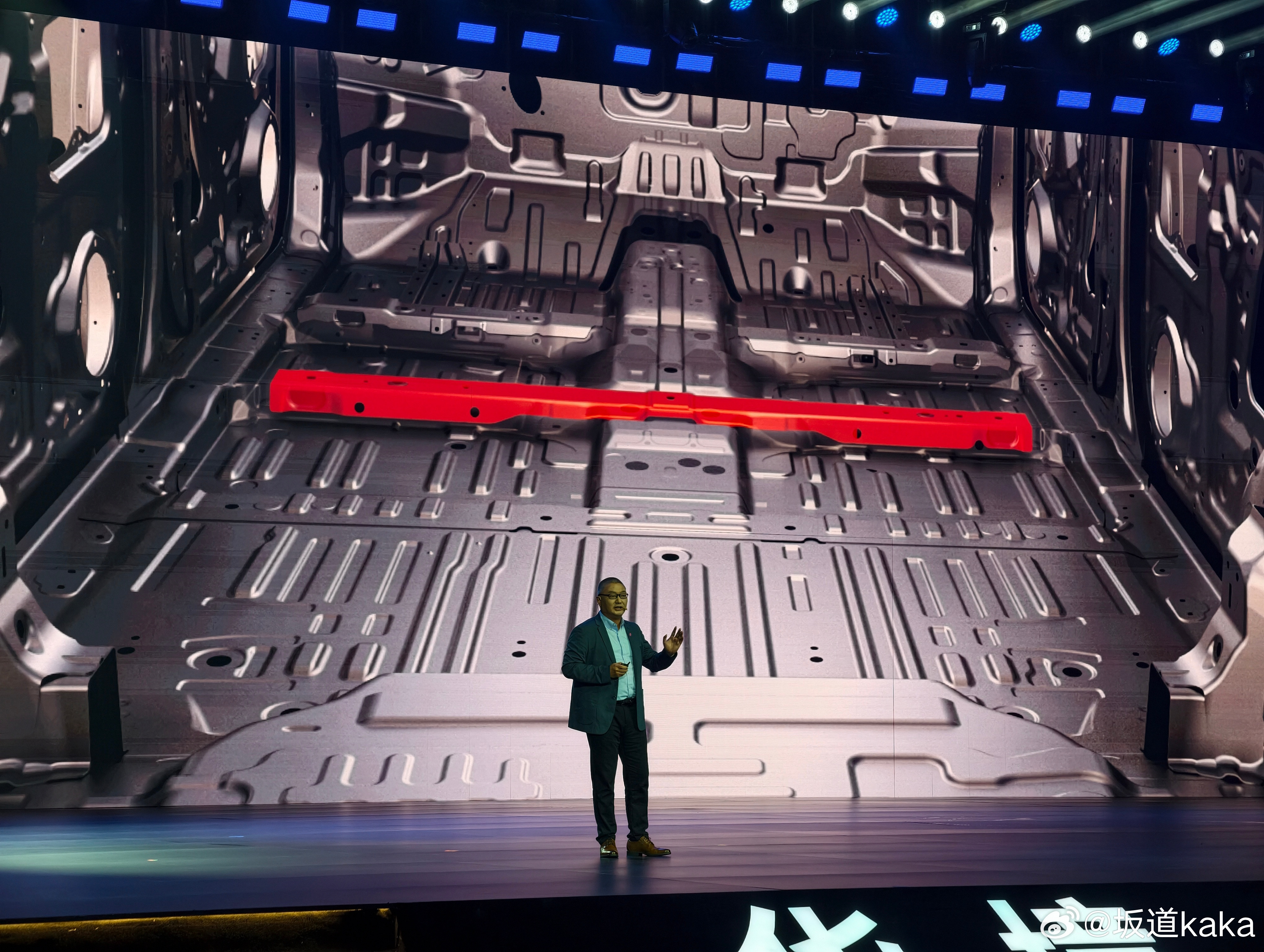 华境S技术发布会，请了各种著名供应商代表上台：宁德时代，宝钢，华为。最硬核的我觉