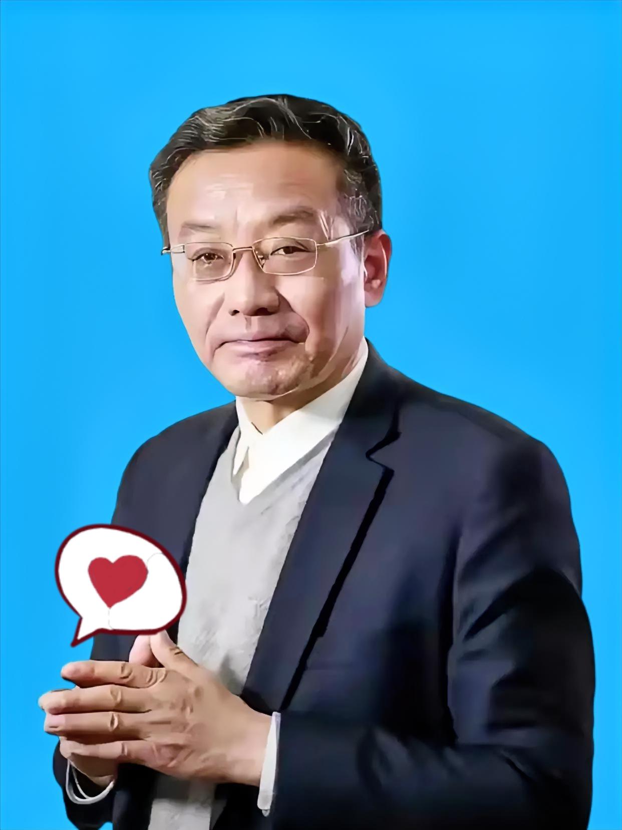 王德峰复旦大学教授：当前，作为东方大国的我们面临着两个基本的问题。一是我们的民族