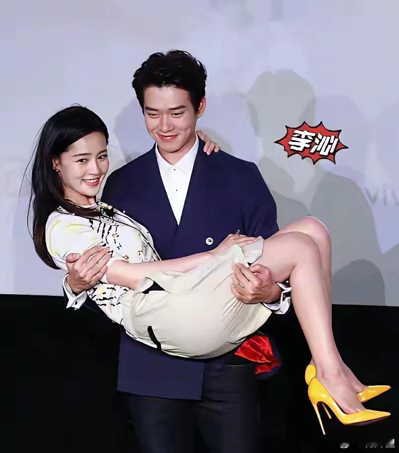 这样一抱才知道，王楚然的身材就是好