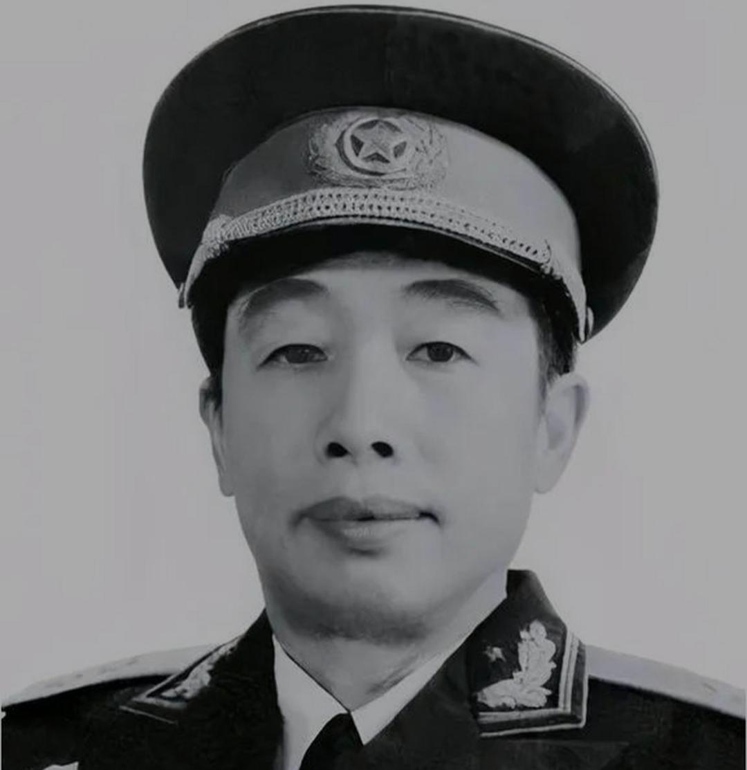 1955年人民解放军第一次评军衔，一份上将军衔的名单送到了郭化若手里。换旁