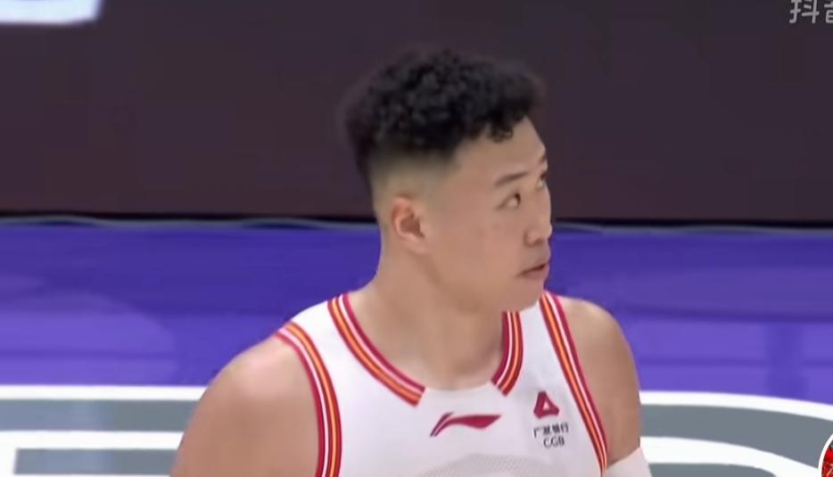 豪取14连胜！深圳2人就把新疆赢了！！！不得不说，本场比赛堪称深圳马可波罗本