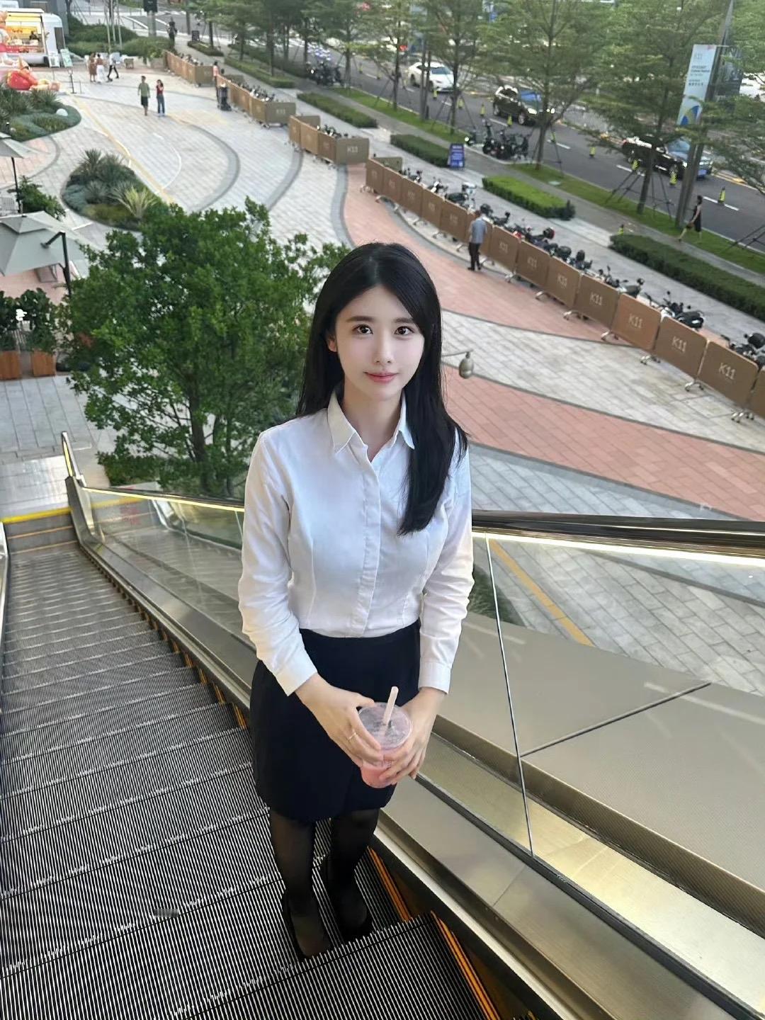 刚毕业的女大学生看上去都是这么纯洁吗？