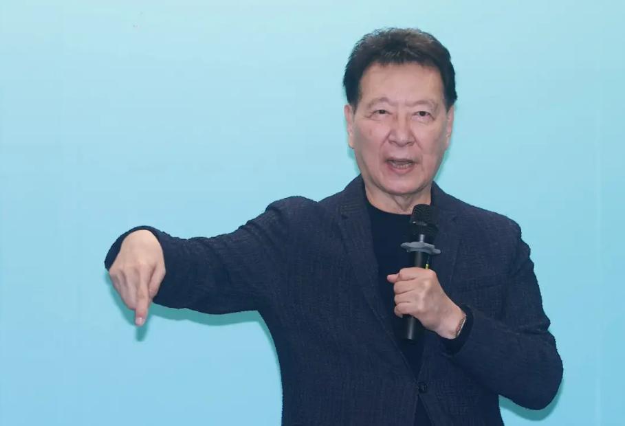 徐巧芯成棋子！亲美派发难，逼郑丽文同意8000亿军购，季麟连出手！种种迹象表
