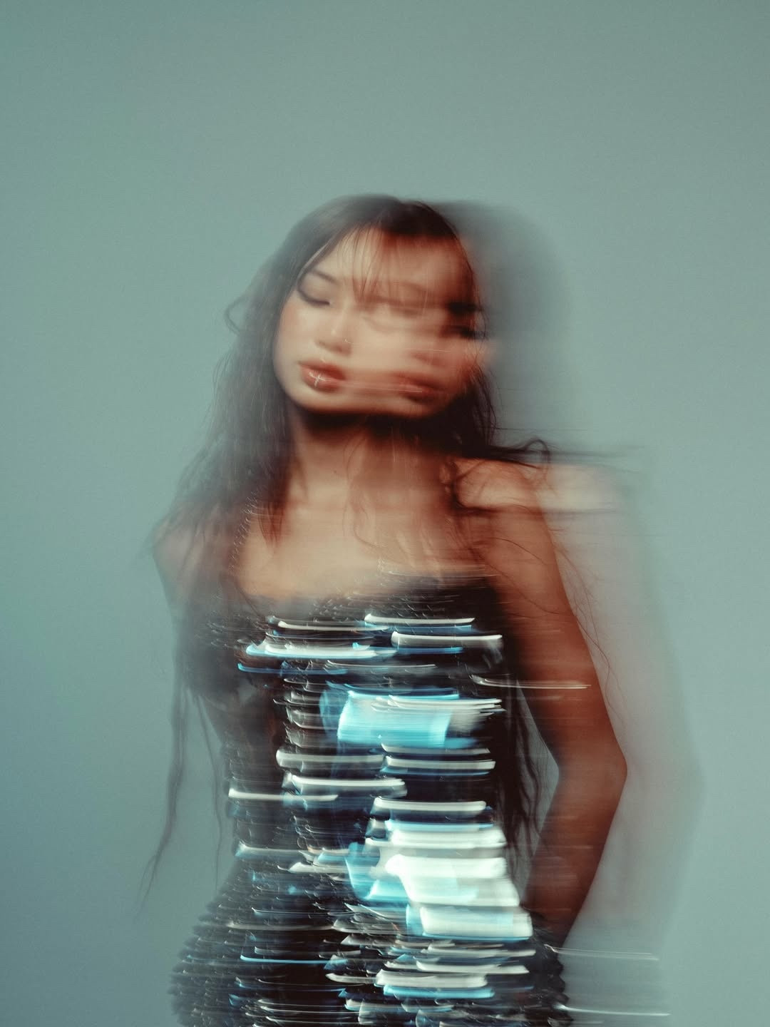 LV三公子和Lisa疑似分手🔥Lisa耳返器掉落三动作救场❤️yamas_