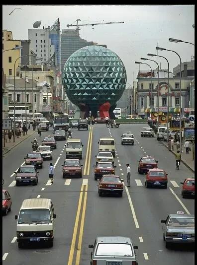 90年代，猜猜这是哪个城市？