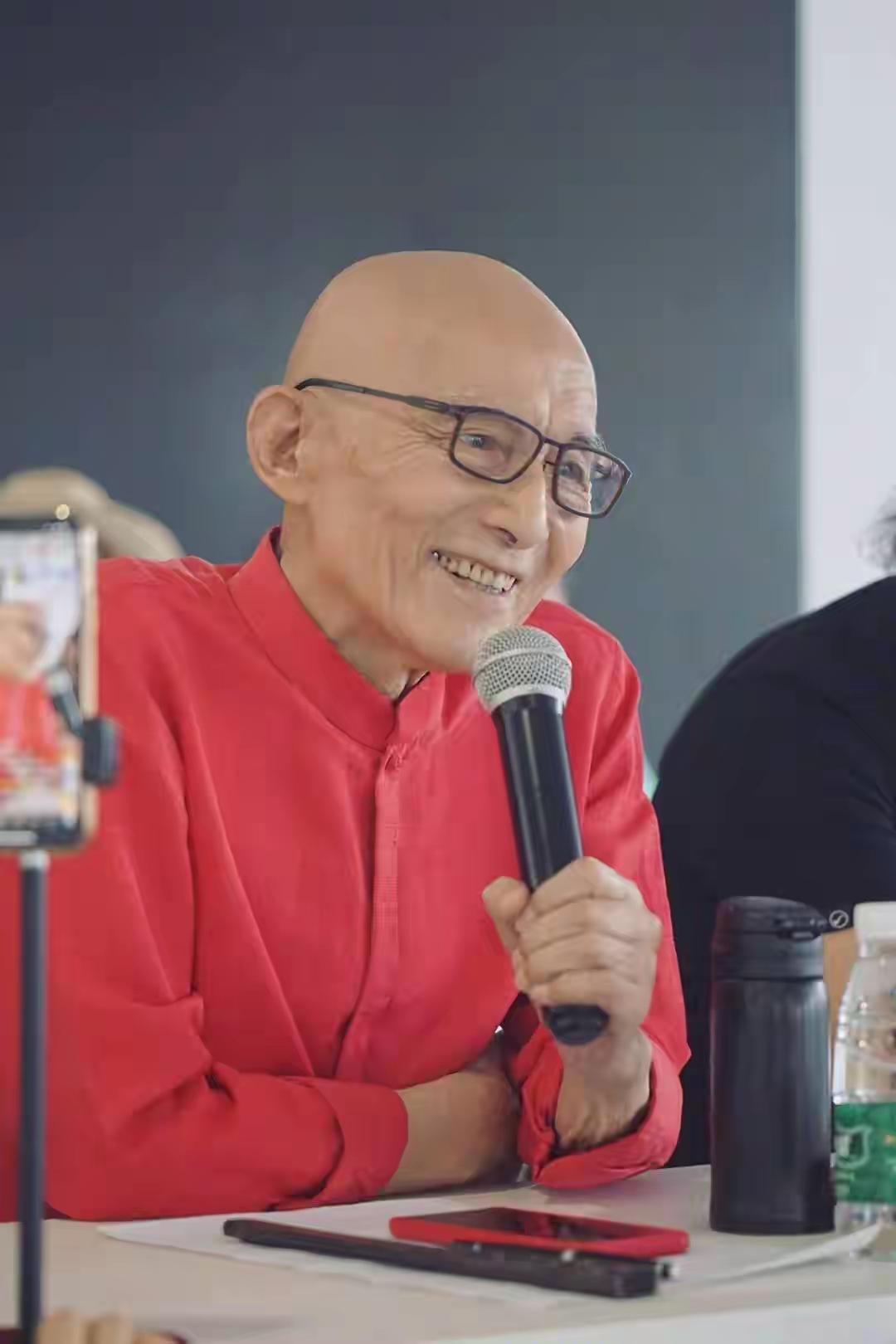 查了一下为什么游本昌能在八宝山举行告别仪式。很简单，就三个理由。第一，国