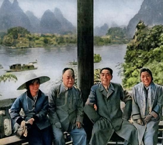 1961年，陈毅和周恩来在饭店吃狗肉，被人狠狠地踩了一脚！原来，当时陈毅身体不好