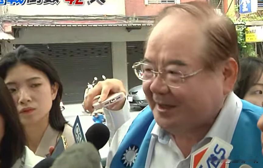 承认打电话给赵少康李乾龙：国民党最需要团结针对中央委员提案开除赵少康党籍，