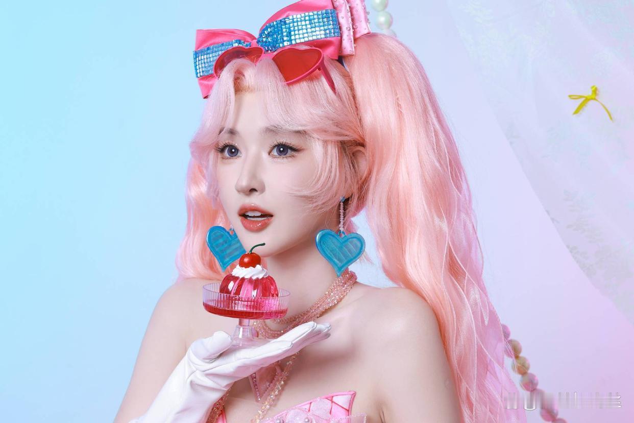 王玉雯扎粉色双马尾少女感十足
