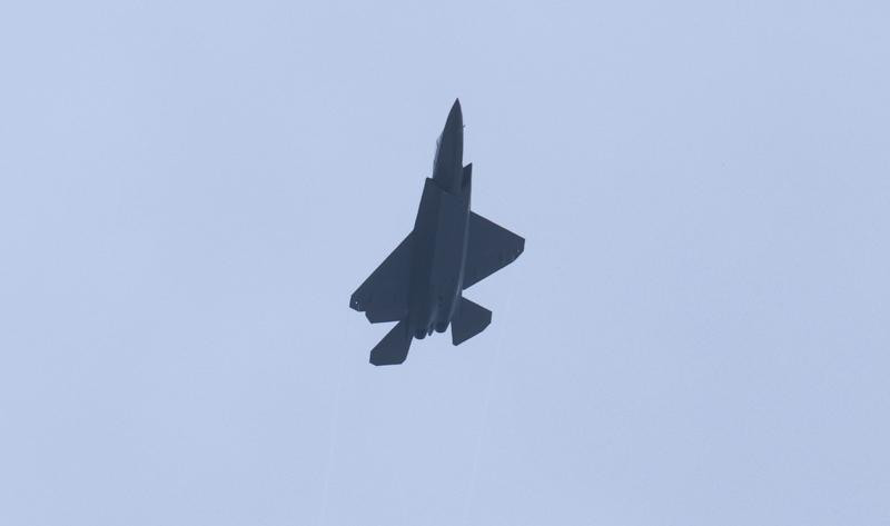 1月6日歼-35绿皮机新年首飞超有看头。这次首飞画面官方披露，沈飞还高调宣传