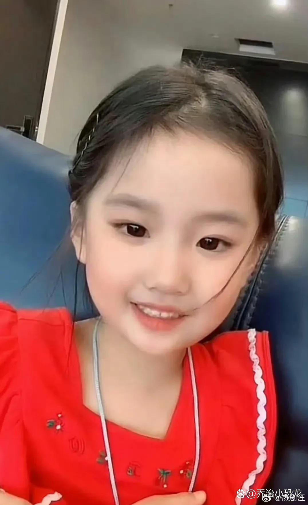 刘亦菲都生不出这么像的小孩，完全可以演她小时候