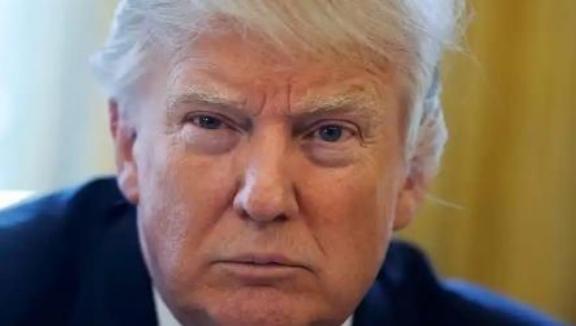 美国一直往台湾输送军火，还在暗地里试探，赌咱们中国不敢登船查验。美方心里很清