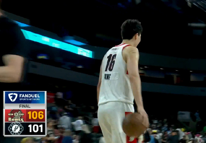 杨瀚森最后拿走了比赛用球，这确实是很有意义，也很有内容的一场。18分7篮板4