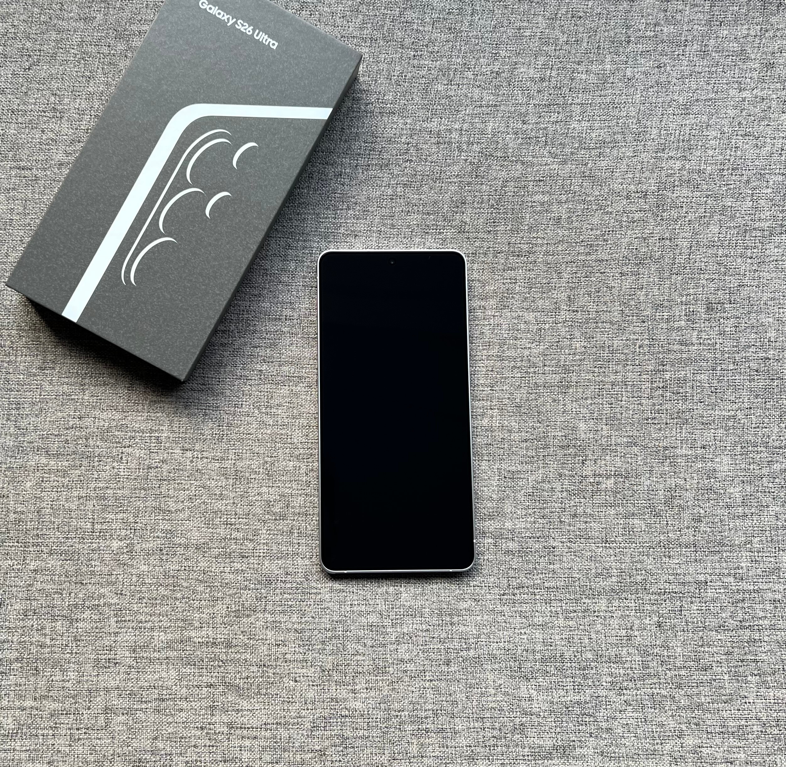 三星S26Ultra12+512G映雪白，仅使用两天，成色完美，全套，全国