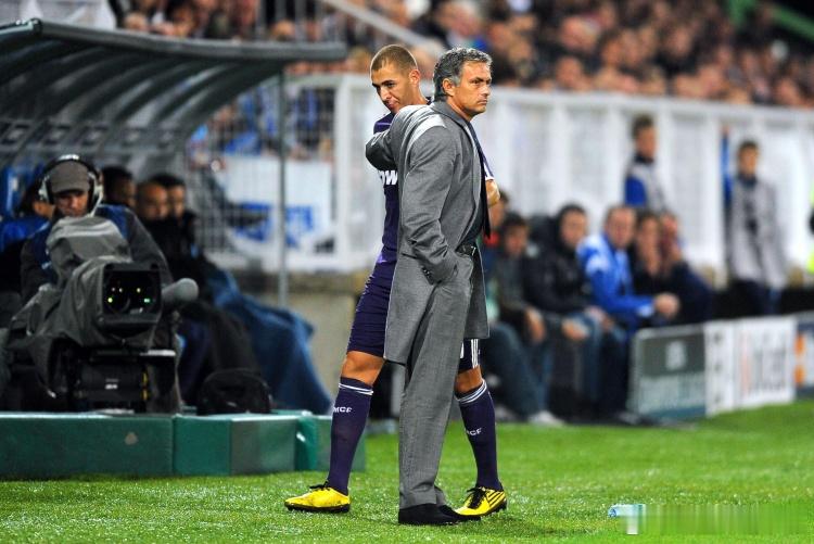 伯纳乌回归大戏再起🔥阿斯报猛料：门德斯正式向皇马举荐穆里尼奥！经纪人门德斯主动