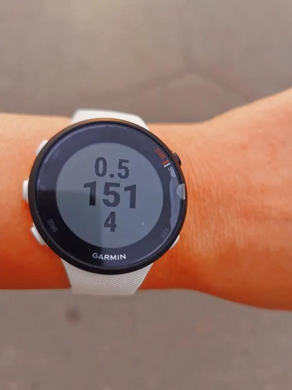 十公里跑步54分钟，这可不算慢跑。平均配速5分24秒/公里，已经超过了大多数普通