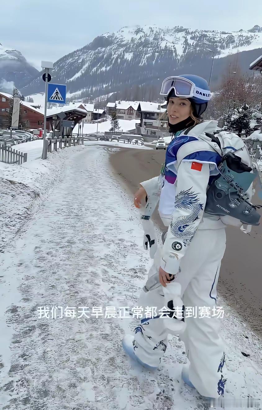 谷爱凌的银牌也是闪闪发光！0.38分是什么概念？可能就是一次手扶地，一次雪沫溅起