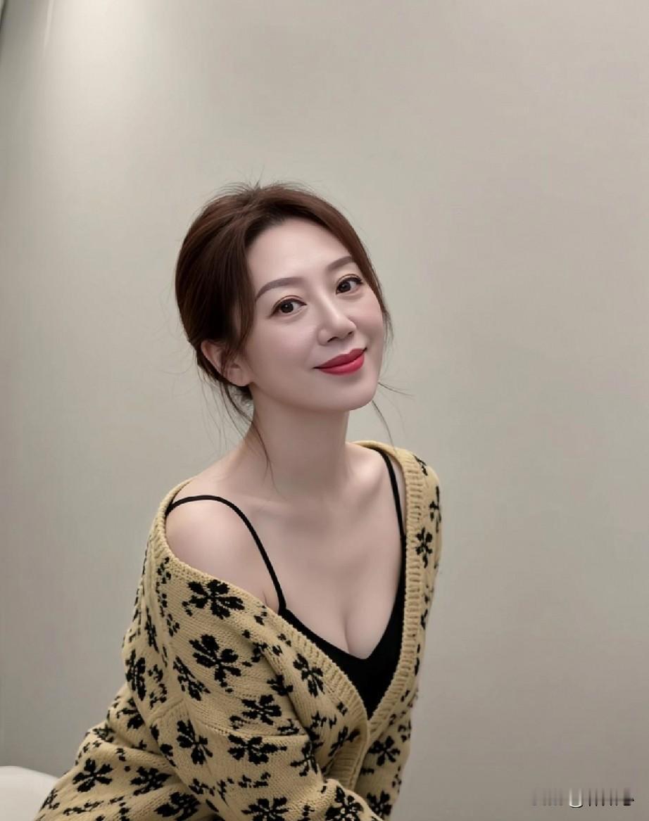 长得不是很好看但好在是限量版无需与谁比较我就是我