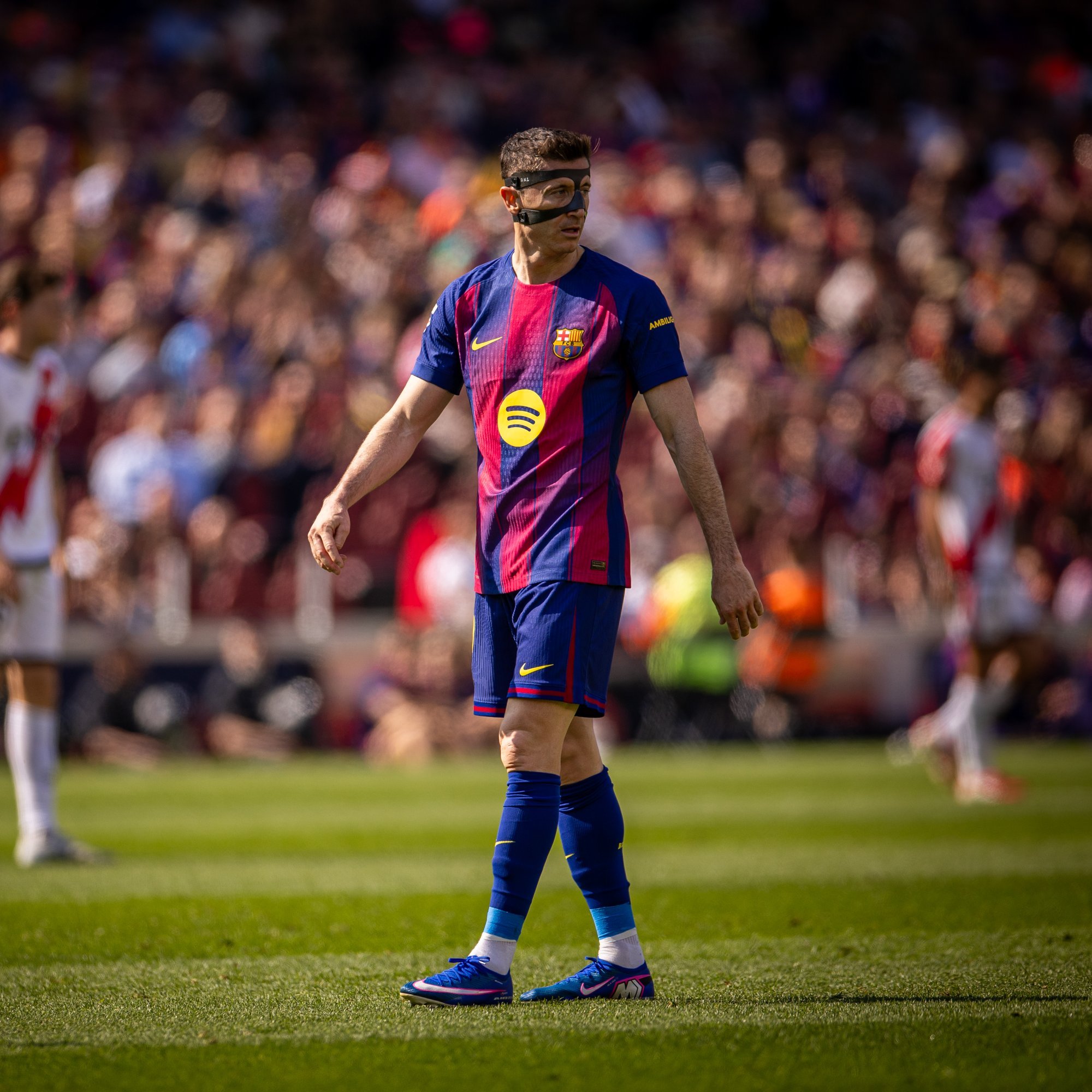 吉列姆-巴拉格：考虑到莱万多夫斯基收到的诱人的经济报价，我认为他离开的可能性很高