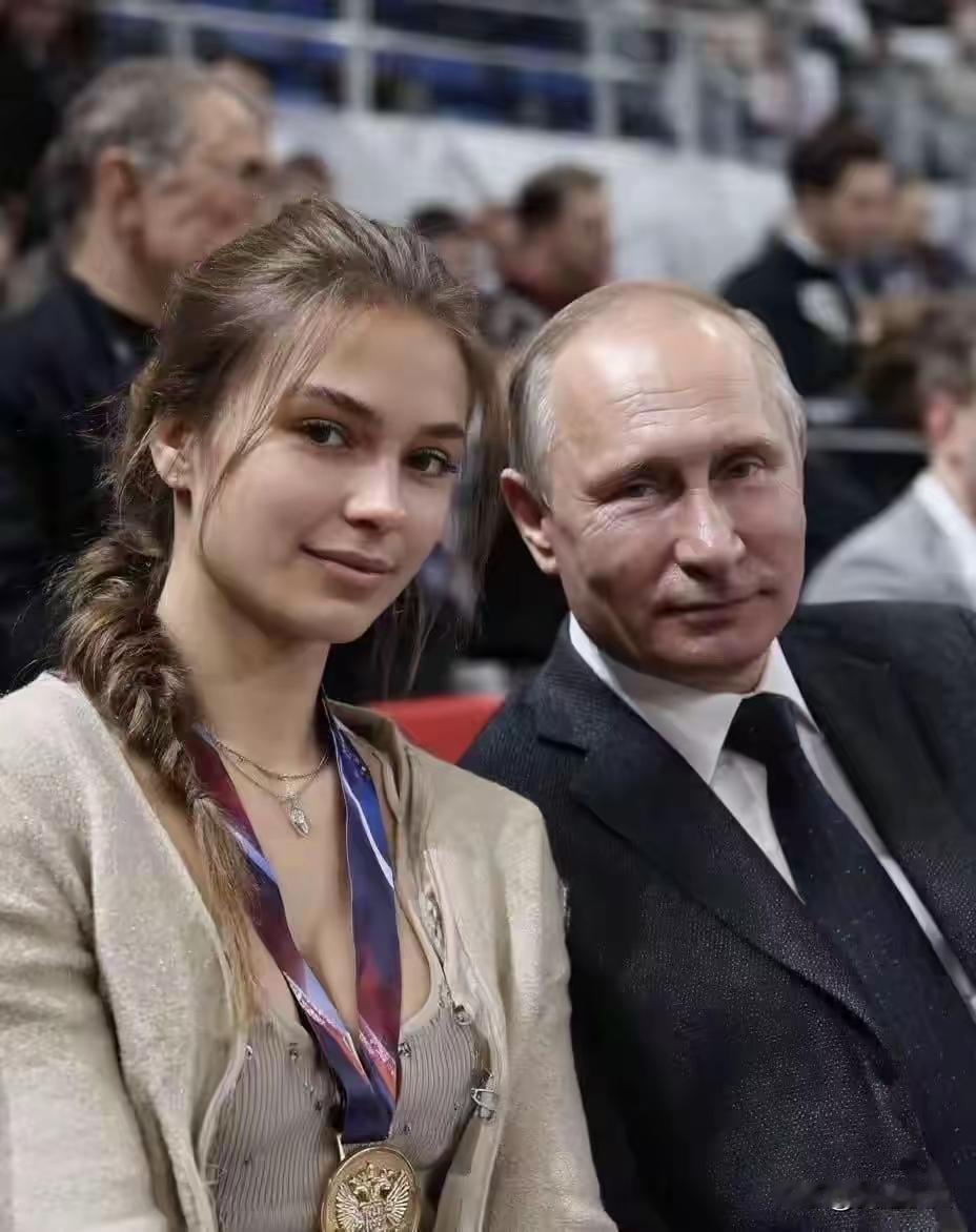 王铎：普京简直是太幸福了吧！