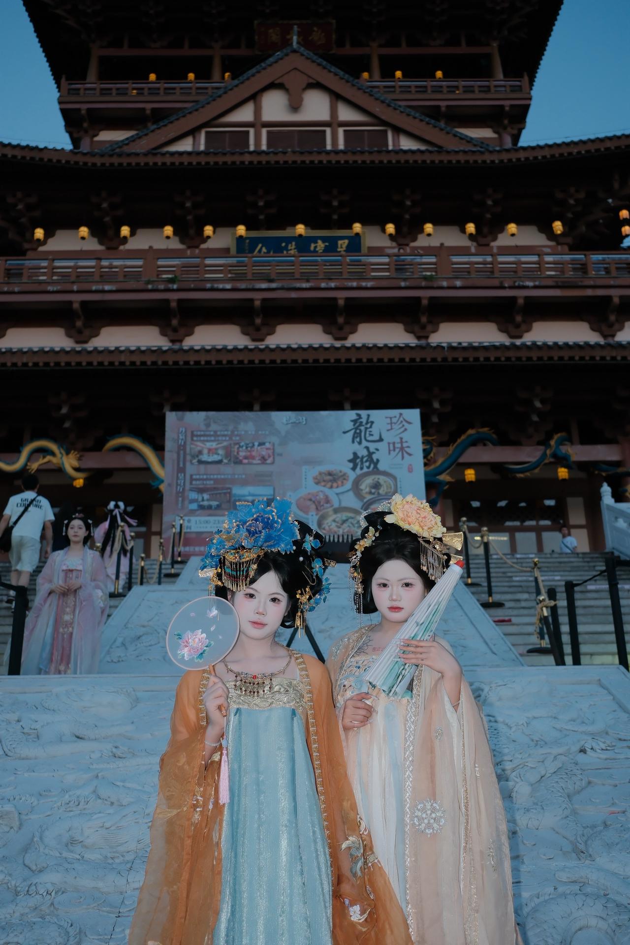 古镇的龙城阁，打卡拍照古城妆造古韵汉风汉服体验古建与汉服汉服的浪漫古风人像