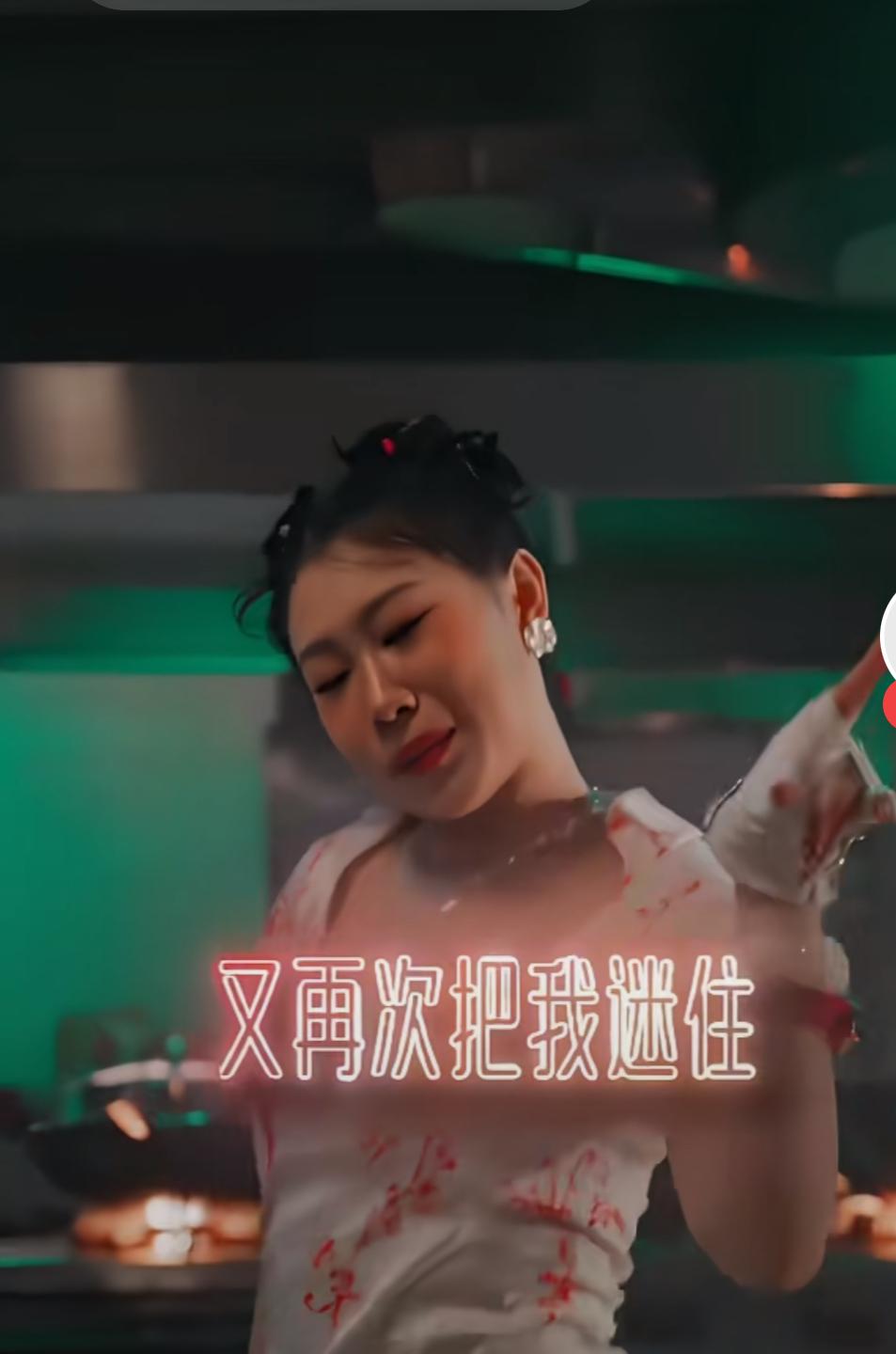 沈佳润出新歌了，网友听完不冷静了，要不还是放弃这个行业吧。其实小沈阳的女儿身