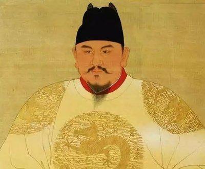 朱元璋处决女婿欧阳伦前，马皇后亲自去天牢送饭，发现女婿囚服袖口里绣着三个字，她看