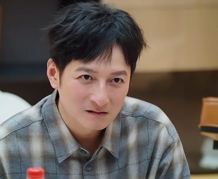 李维嘉，活的太随意了。人生最大的遗憾之一，是人没了，钱还没有花完，那这些钱怎么