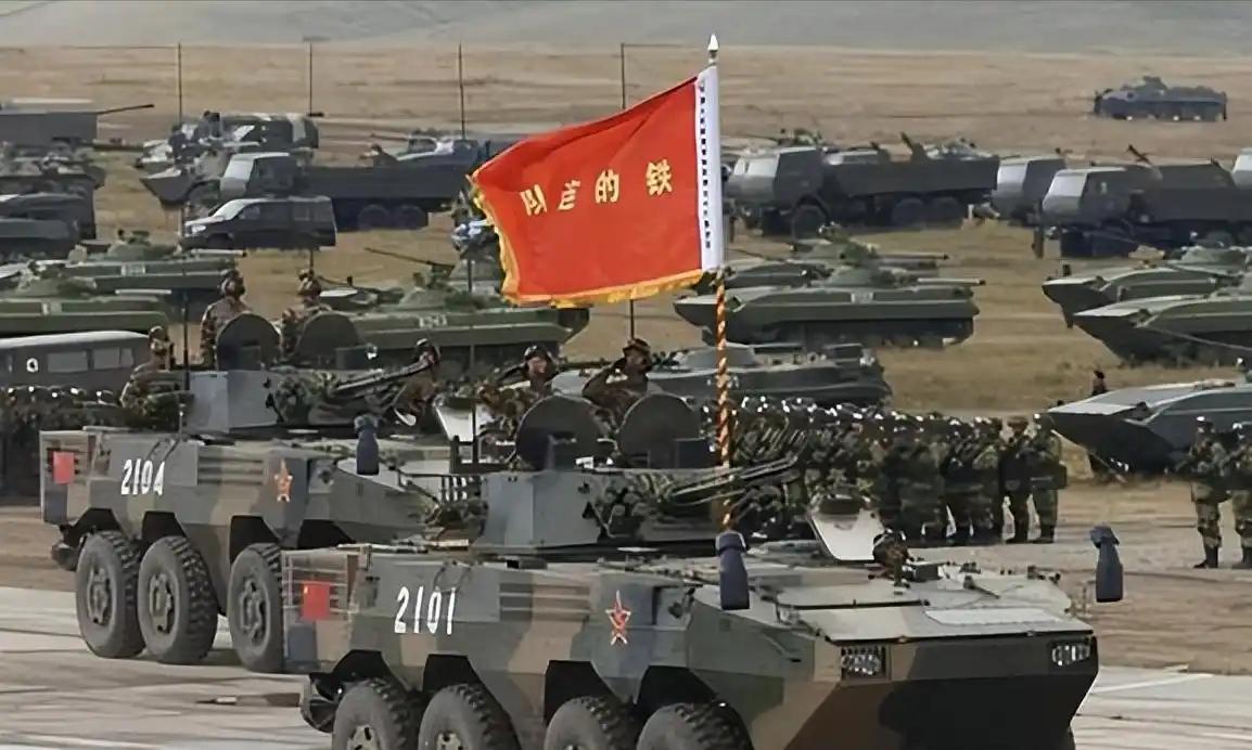 解放军开建合成连，又是全球首创！ 简单说，其实就是咱陆军的连排级小部队，现在