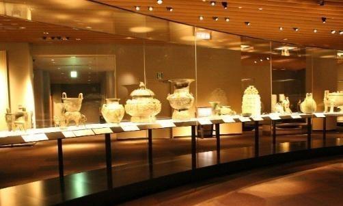 在东京国立博物馆的展厅里，那些古老的中国文物静静诉说着一段被掠夺的往事。1968