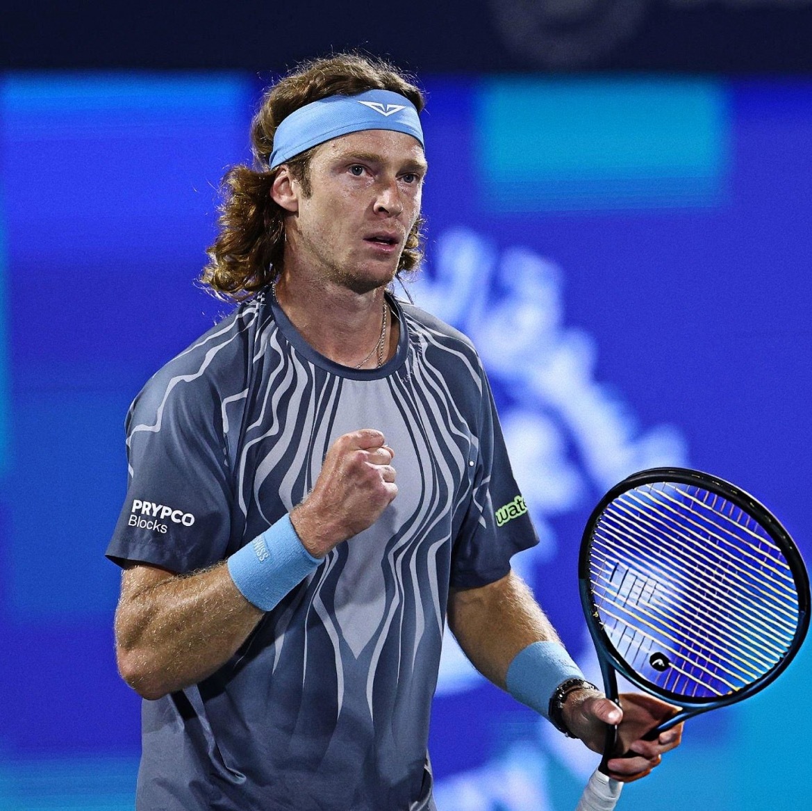 网球talking大会安德烈·卢布列夫和卡伦·卡恰诺夫从迪拜前往印第安维尔斯的