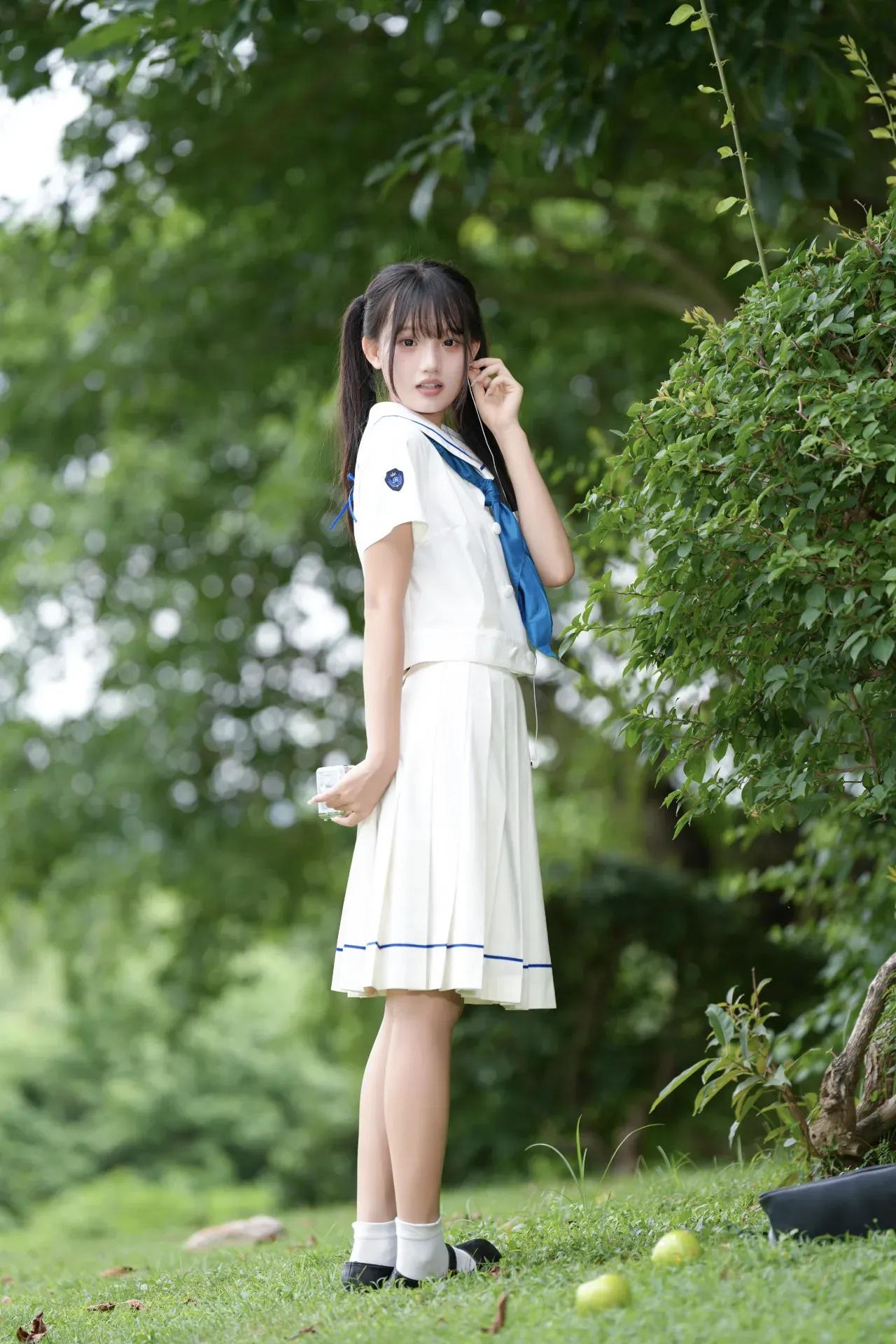 共享美人靓照公园奇遇记分享甜美小姐姐随手拍美人照怎么拍才好看