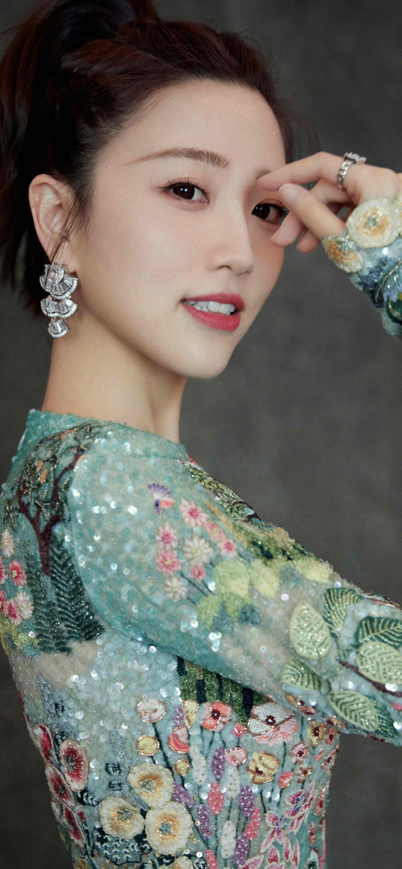 美女壁纸-第6148期-张纯烨