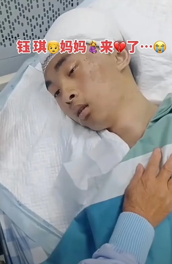 泪目，外卖超时，请不要再催外卖员了！19岁外卖小哥倒在送餐路上！放弃高考养家