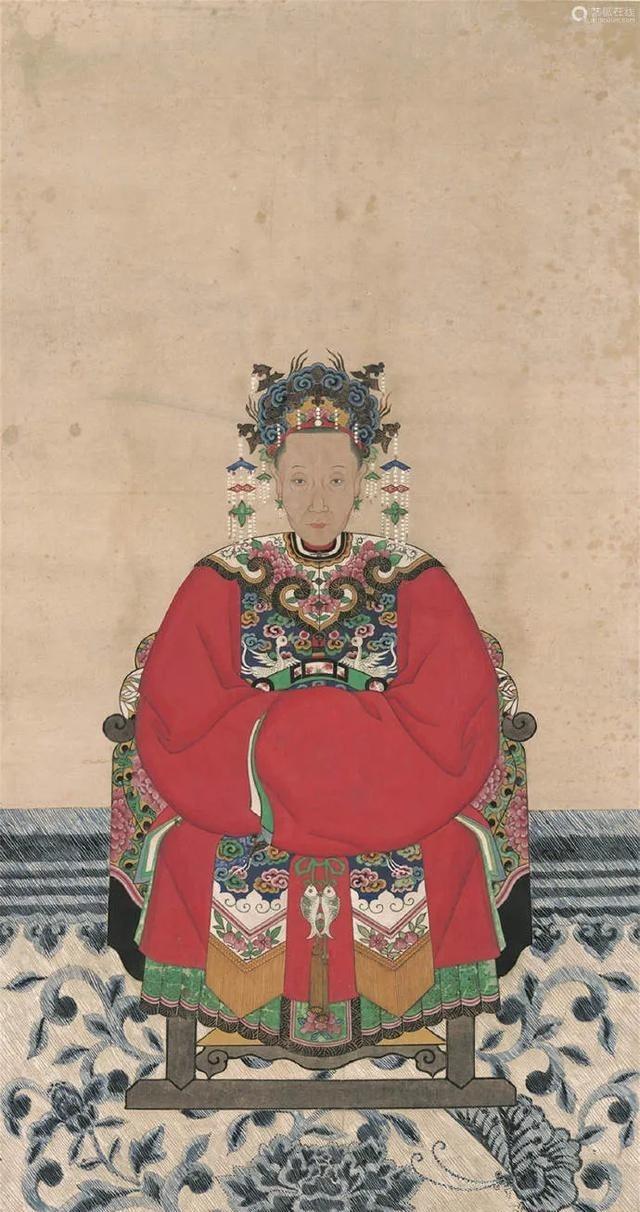 1732年，云贵总督尹继善的母亲被册封为一品诰命夫人，谁知，他的父亲尹泰一听，脸