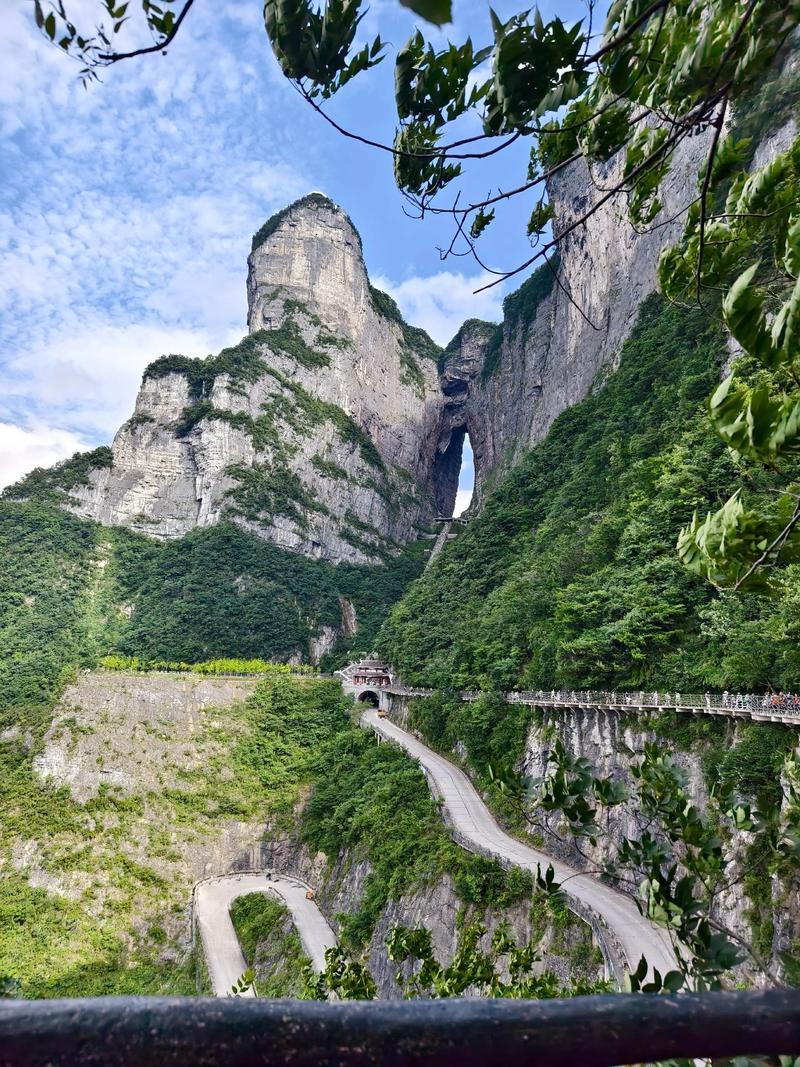 当今值得湖南人自豪的是他们的重型设备制造工业，这才是核心的实力，做的好就在于他们